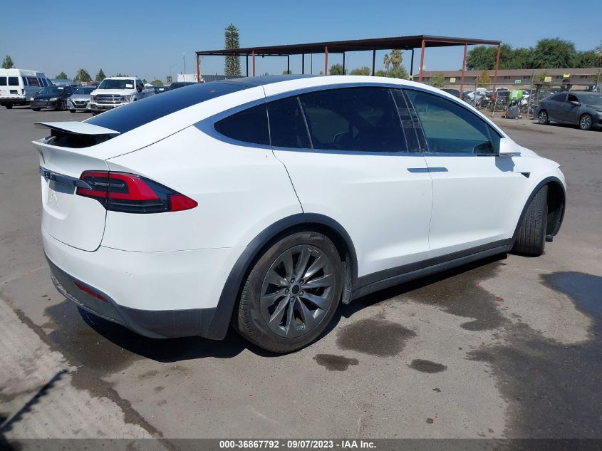 Photo 3 VIN: 5YJXCBE20JF101151 - TESLA MODEL X 