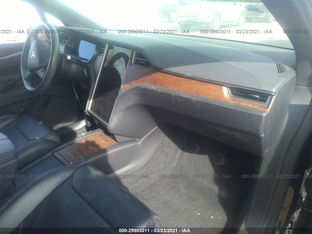 Photo 4 VIN: 5YJXCBE20JF113218 - TESLA MODEL X 