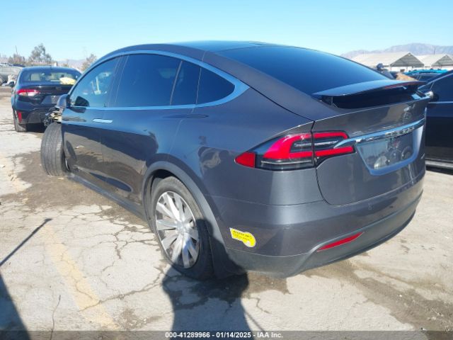 Photo 2 VIN: 5YJXCBE20LF239761 - TESLA MODEL X 