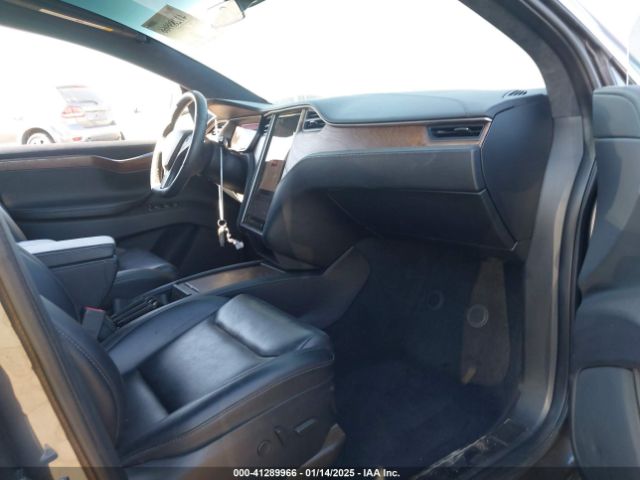 Photo 4 VIN: 5YJXCBE20LF239761 - TESLA MODEL X 