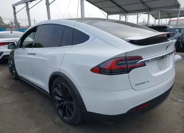 Photo 2 VIN: 5YJXCBE21GF002699 - TESLA MODEL X 