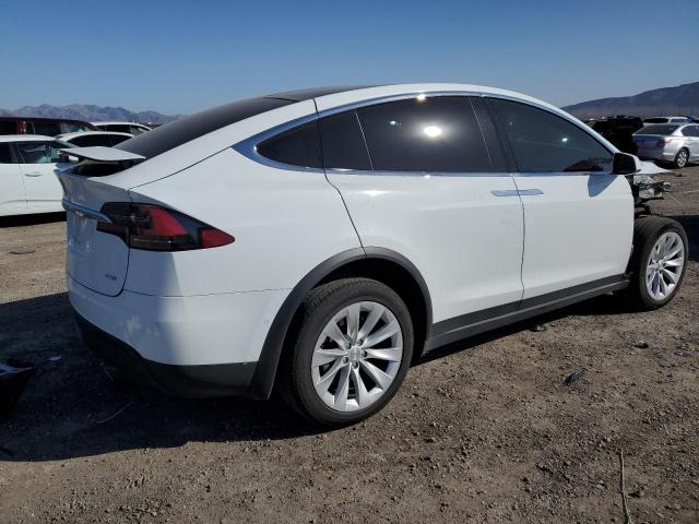 Photo 2 VIN: 5YJXCBE21GF004842 - TESLA MODEL X 