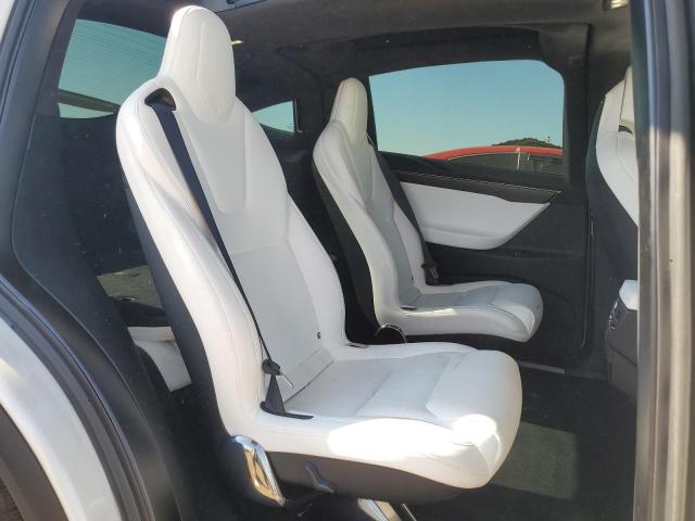 Photo 10 VIN: 5YJXCBE21HF068512 - TESLA MODEL X 