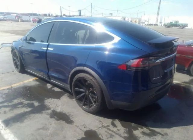 Photo 2 VIN: 5YJXCBE21HF076240 - TESLA MODEL X 