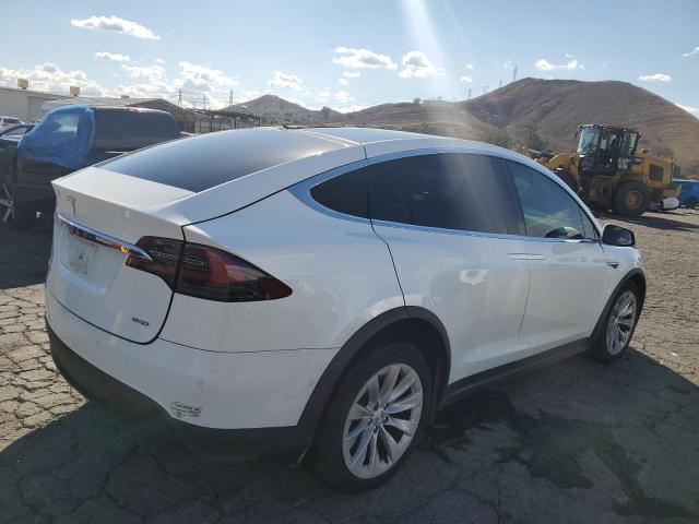 Photo 3 VIN: 5YJXCBE22GF002064 - TESLA MODEL X 