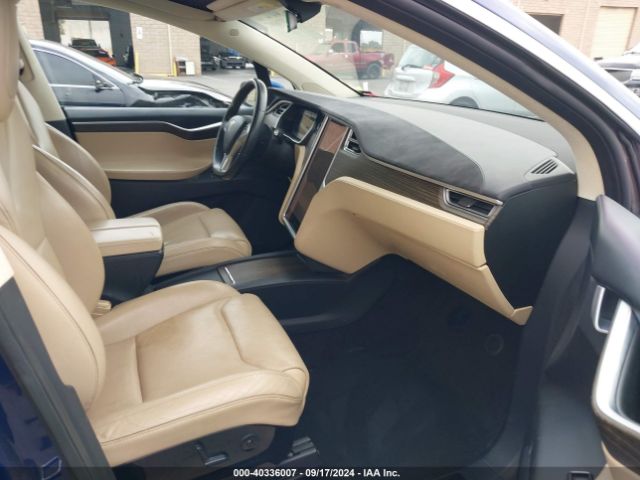 Photo 4 VIN: 5YJXCBE22GF002095 - TESLA MODEL X 