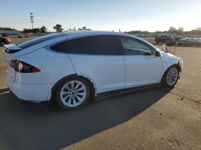 Photo 2 VIN: 5YJXCBE22GF018023 - TESLA MODEL X 