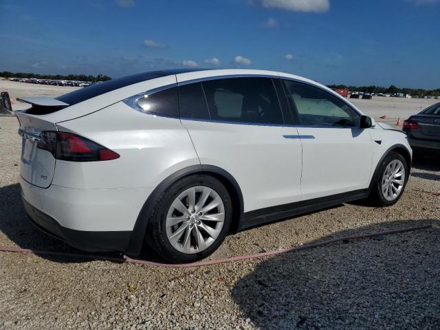 Photo 2 VIN: 5YJXCBE22HF050018 - TESLA MODEL X 