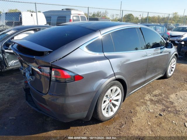 Photo 3 VIN: 5YJXCBE22KF151731 - TESLA MODEL X 