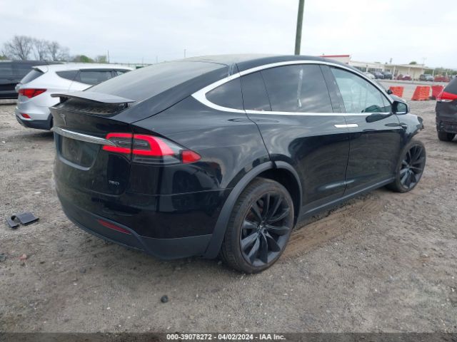 Photo 3 VIN: 5YJXCBE23HF044549 - TESLA MODEL X 