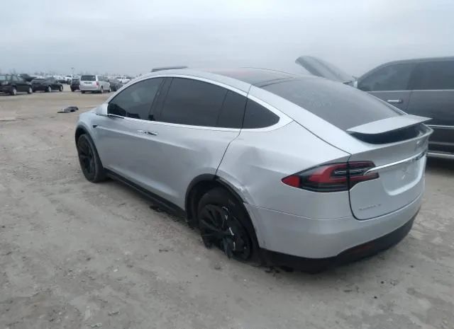 Photo 2 VIN: 5YJXCBE23HF060623 - TESLA MODEL X 