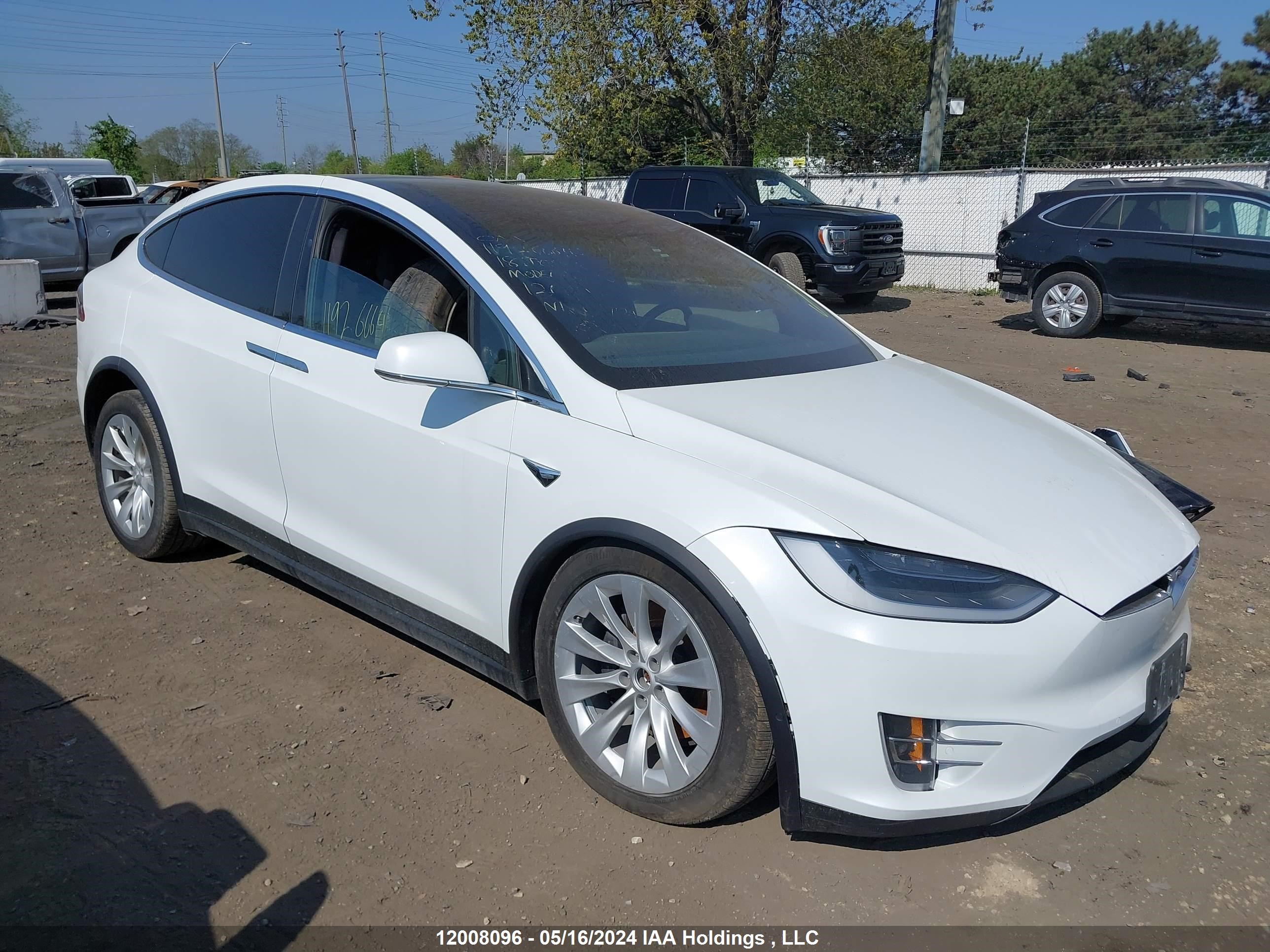 Photo 0 VIN: 5YJXCBE23JF126125 - TESLA MODEL X 