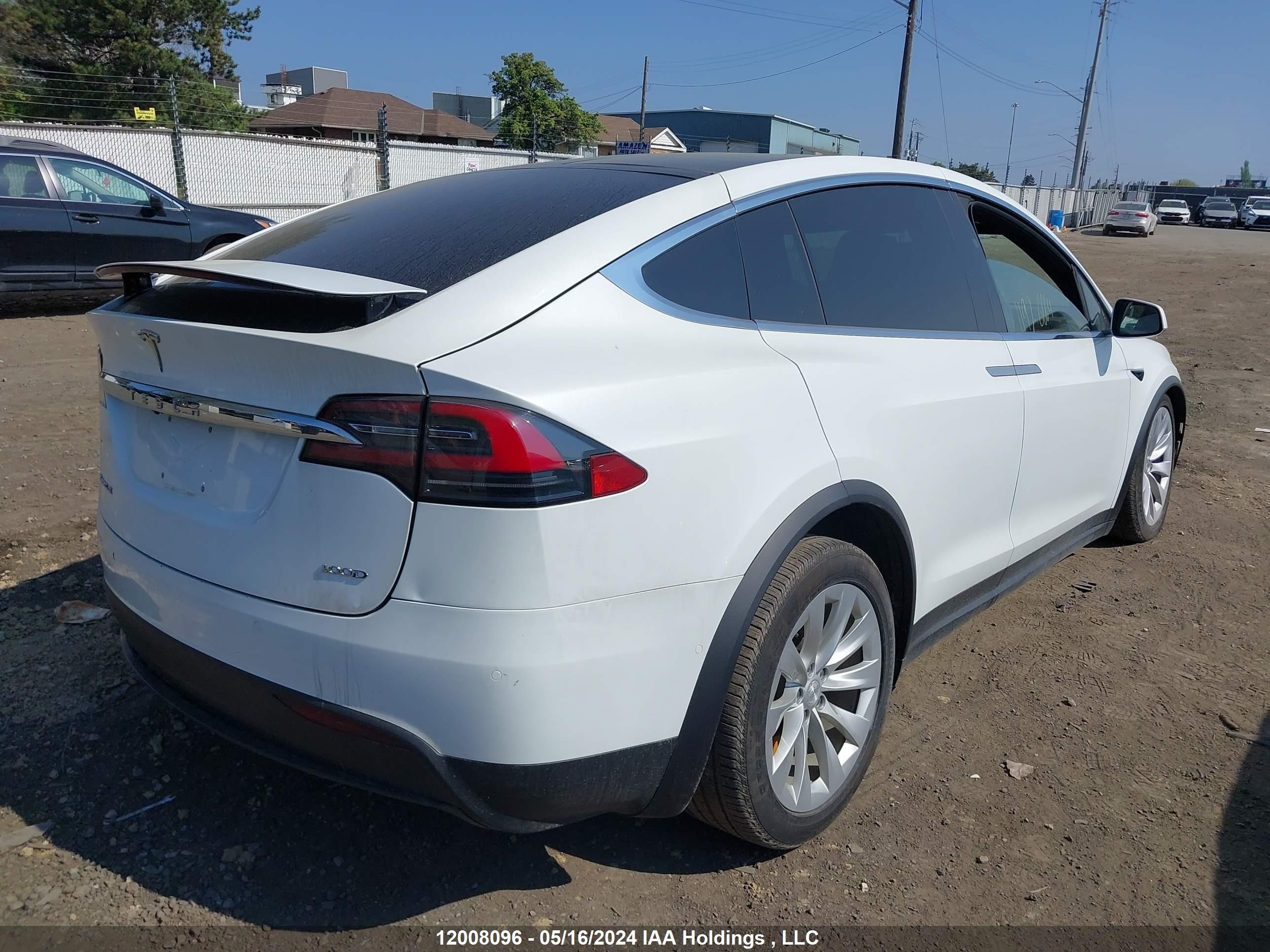 Photo 3 VIN: 5YJXCBE23JF126125 - TESLA MODEL X 