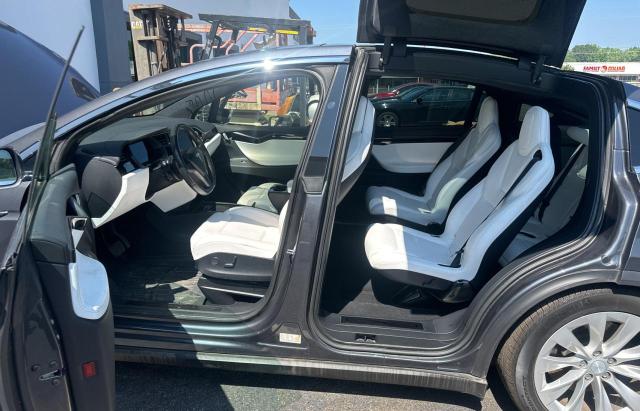 Photo 4 VIN: 5YJXCBE23JF127761 - TESLA MODEL X 