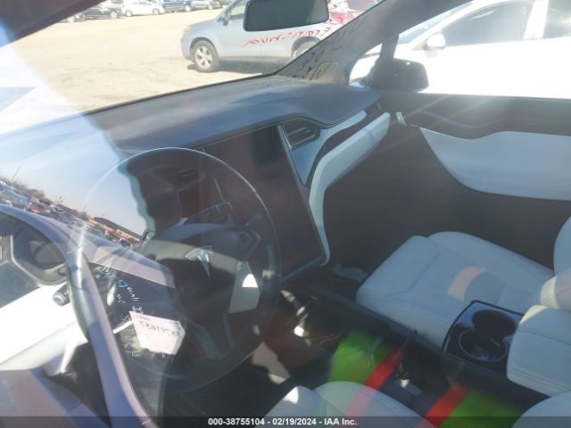 Photo 6 VIN: 5YJXCBE23JF127761 - TESLA MODEL X 