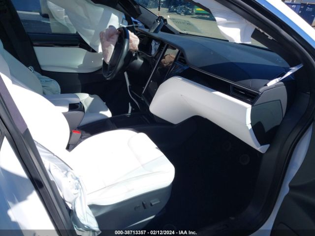 Photo 4 VIN: 5YJXCBE23LF305784 - TESLA MODEL X 