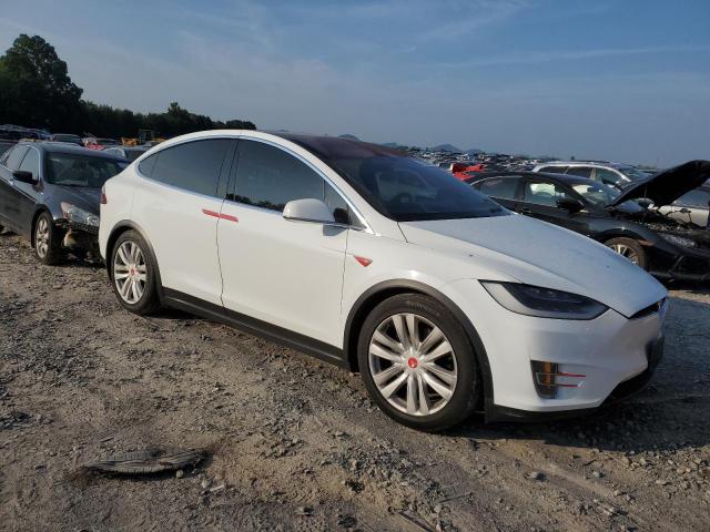 Photo 3 VIN: 5YJXCBE24GF014653 - TESLA MODEL X 