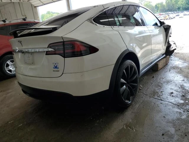 Photo 2 VIN: 5YJXCBE24GF015236 - TESLA MODEL X 