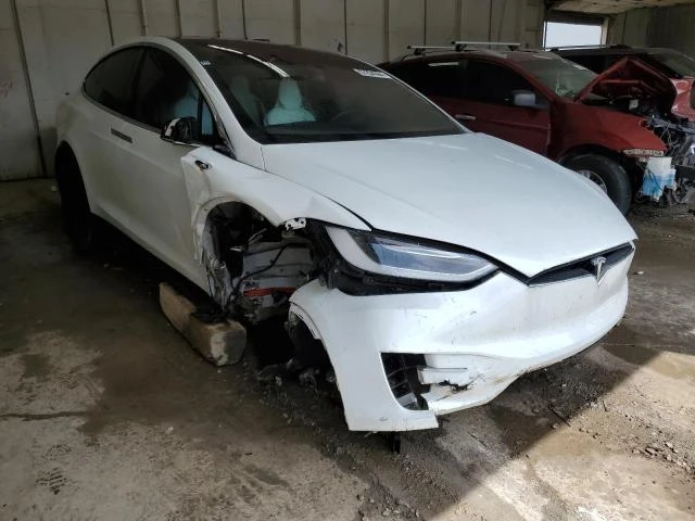 Photo 3 VIN: 5YJXCBE24GF015236 - TESLA MODEL X 