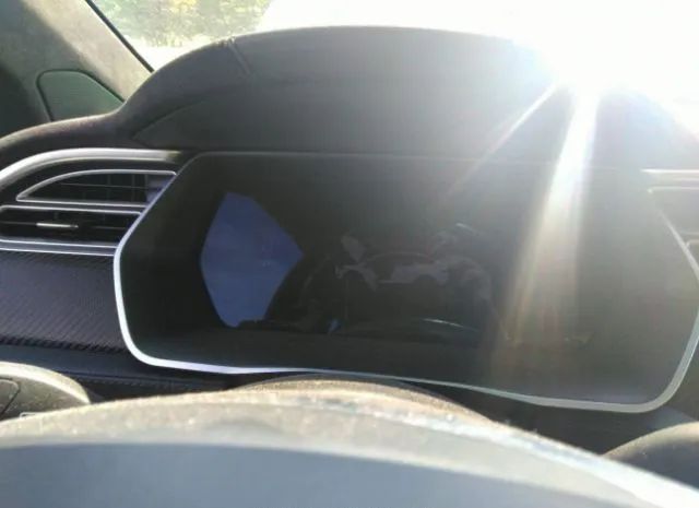 Photo 6 VIN: 5YJXCBE24GF021389 - TESLA MODEL X 