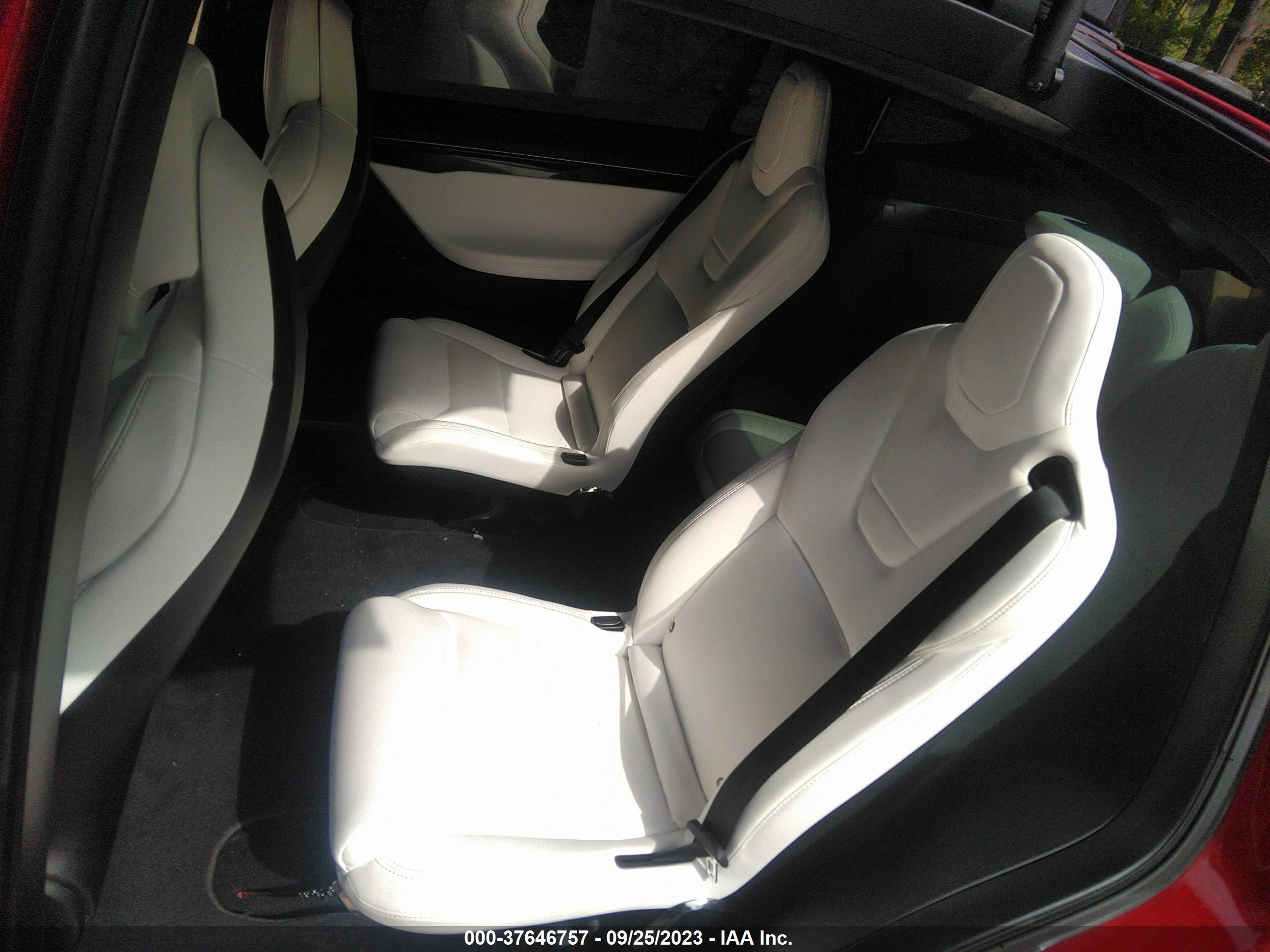 Photo 7 VIN: 5YJXCBE24HF065586 - TESLA MODEL X 