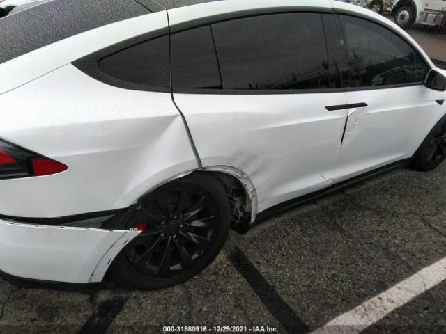 Photo 5 VIN: 5YJXCBE24HF067984 - TESLA MODEL X 