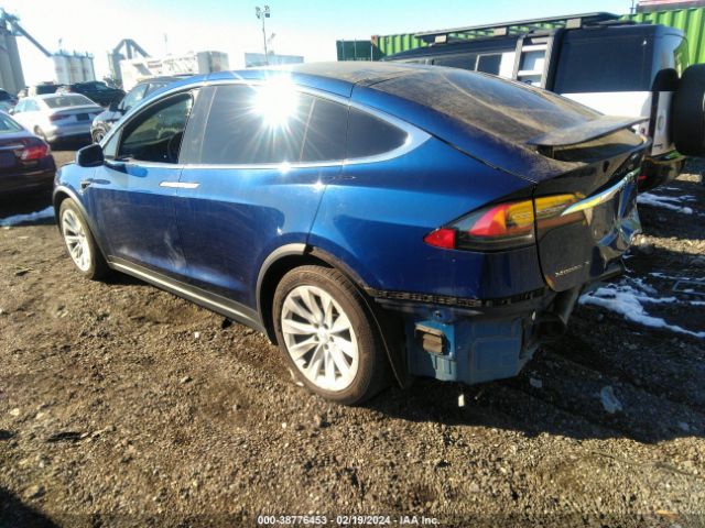 Photo 2 VIN: 5YJXCBE24HF076023 - TESLA MODEL X 