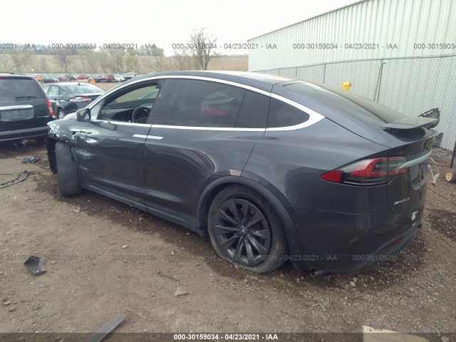 Photo 2 VIN: 5YJXCBE24JF132631 - TESLA MODEL X 