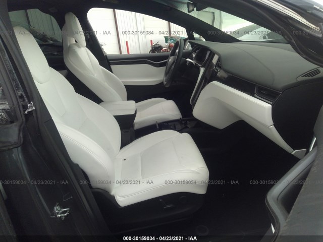 Photo 4 VIN: 5YJXCBE24JF132631 - TESLA MODEL X 