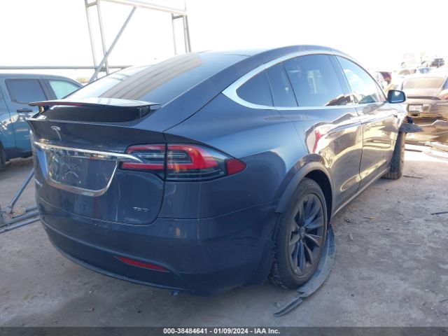 Photo 3 VIN: 5YJXCBE24JF136467 - TESLA MODEL X 