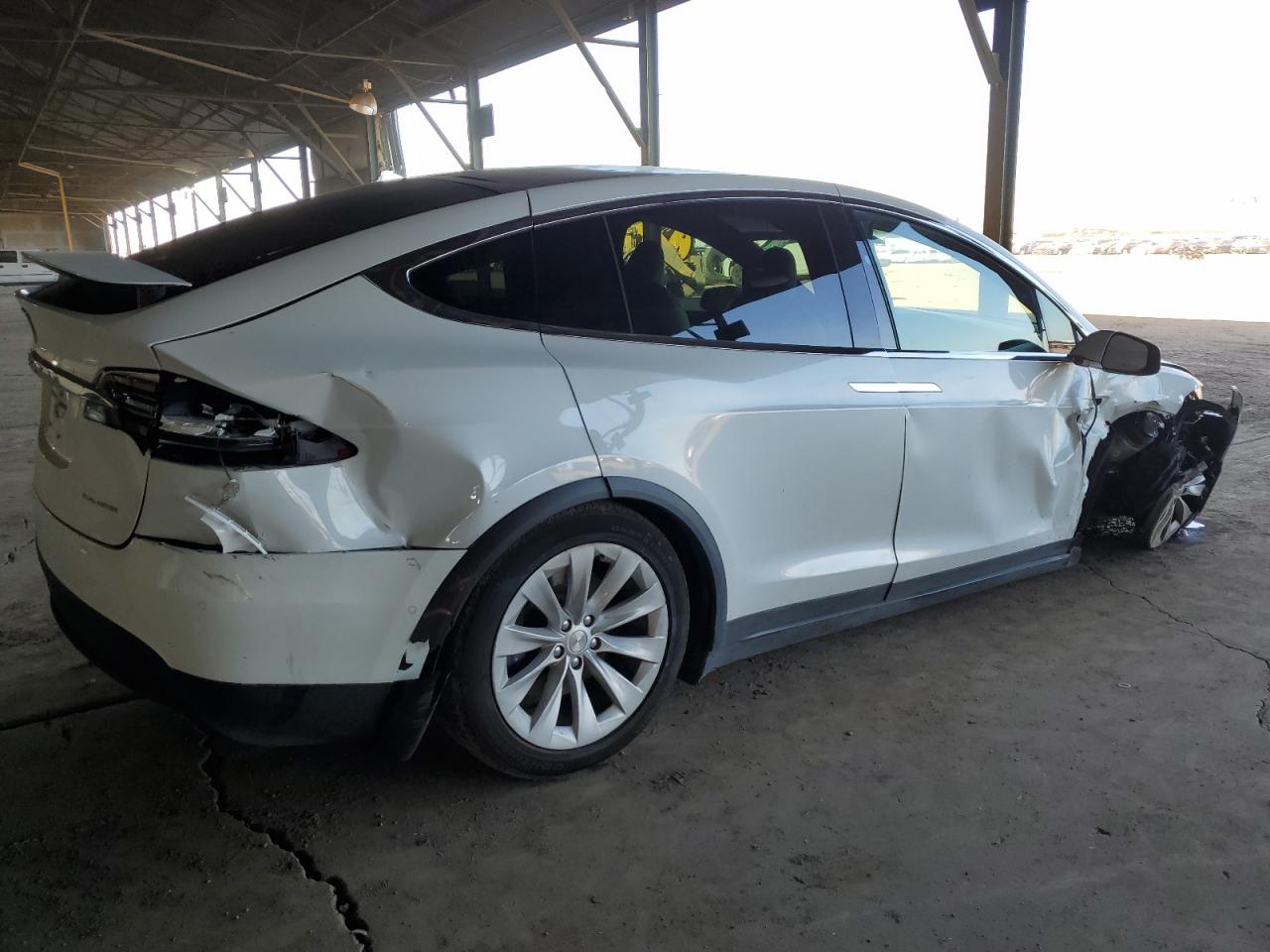 Photo 2 VIN: 5YJXCBE24MF323356 - TESLA MODEL X 