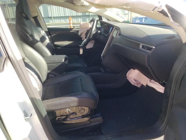 Photo 4 VIN: 5YJXCBE25GF028299 - TESLA MODEL X 