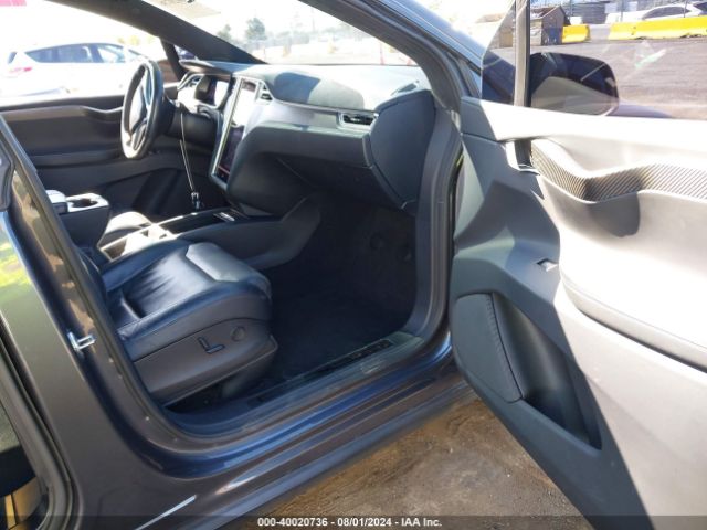 Photo 4 VIN: 5YJXCBE25HF050711 - TESLA MODEL X 