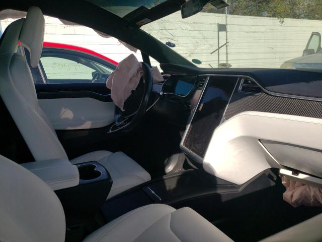 Photo 4 VIN: 5YJXCBE25HF061000 - TESLA MODEL X 