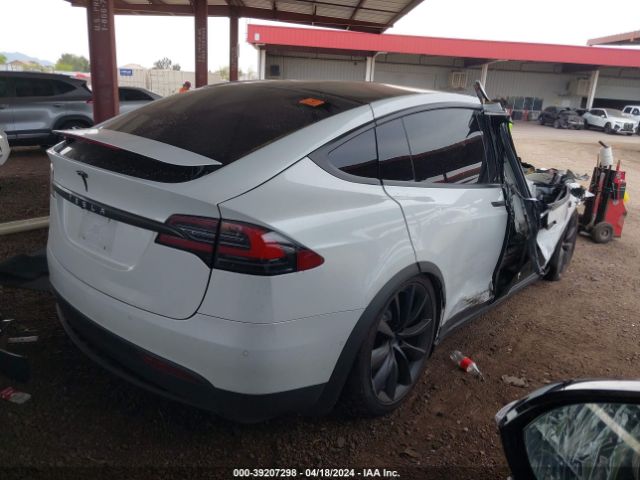 Photo 3 VIN: 5YJXCBE25HF067850 - TESLA MODEL X 