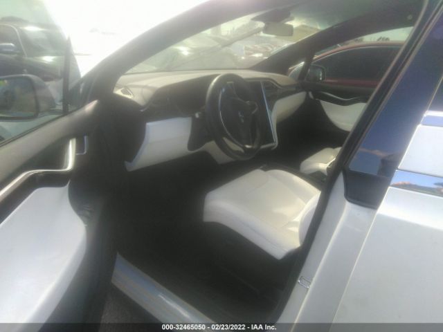 Photo 4 VIN: 5YJXCBE25HF078198 - TESLA MODEL X 