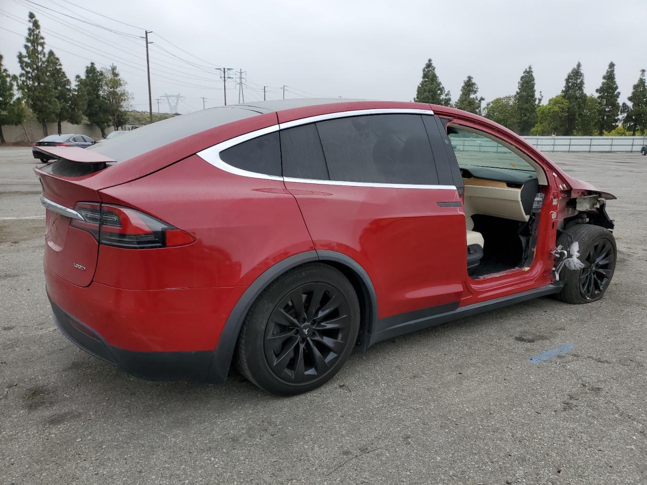 Photo 2 VIN: 5YJXCBE25JF104059 - TESLA MODEL X 