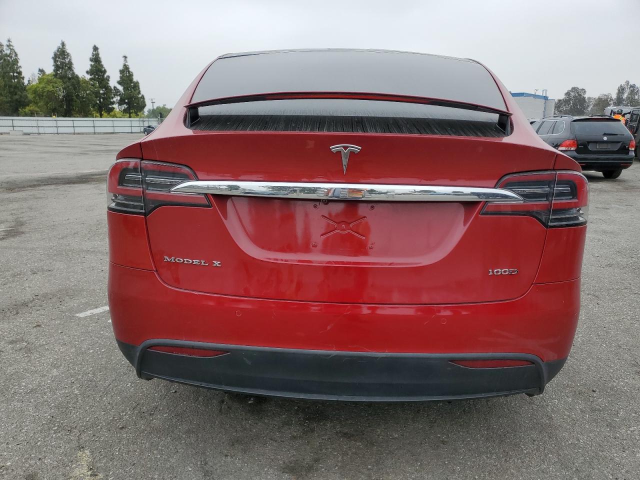 Photo 5 VIN: 5YJXCBE25JF104059 - TESLA MODEL X 