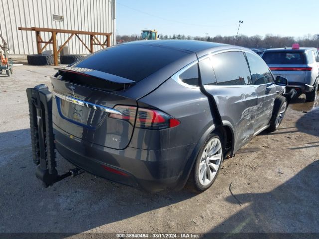 Photo 3 VIN: 5YJXCBE25JF117832 - TESLA MODEL X 