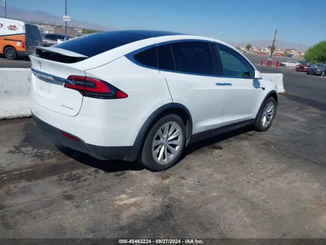 Photo 3 VIN: 5YJXCBE25KF187901 - TESLA MODEL X 