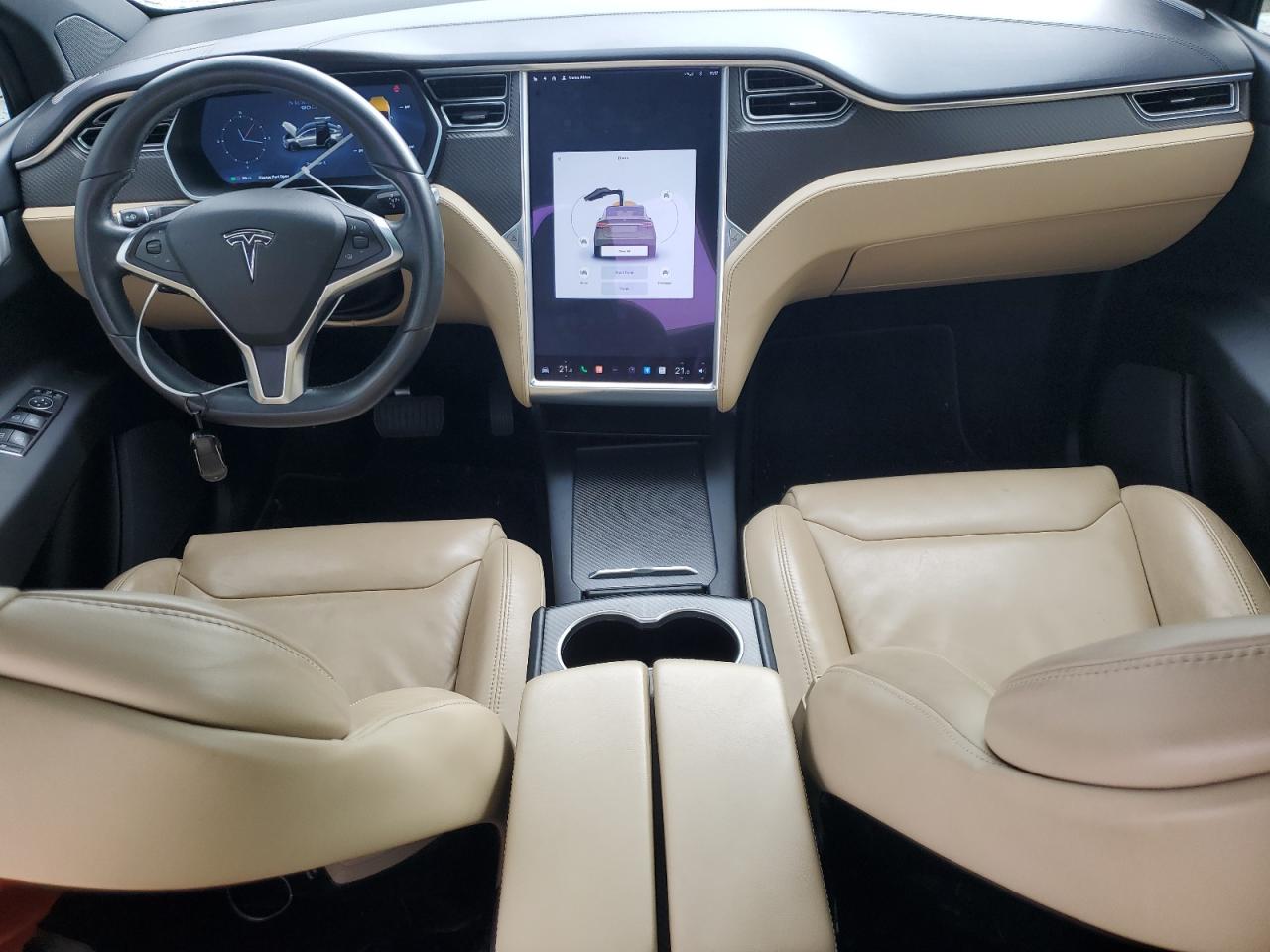 Photo 7 VIN: 5YJXCBE26GF004769 - TESLA MODEL X 