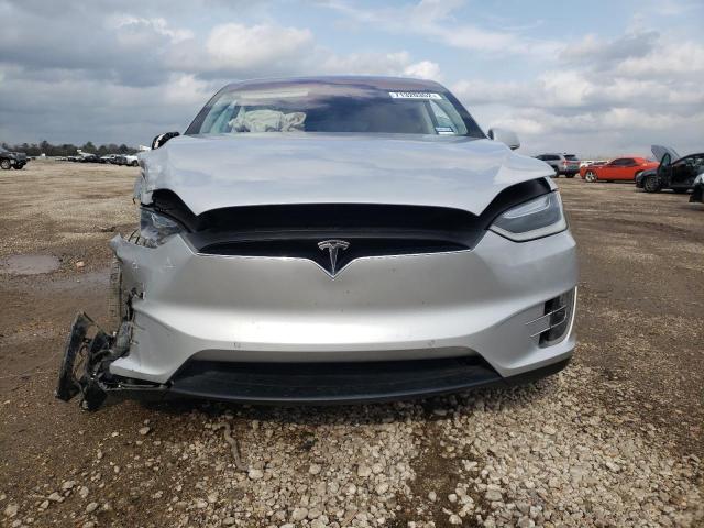 Photo 4 VIN: 5YJXCBE26GF004979 - TESLA MODEL X 