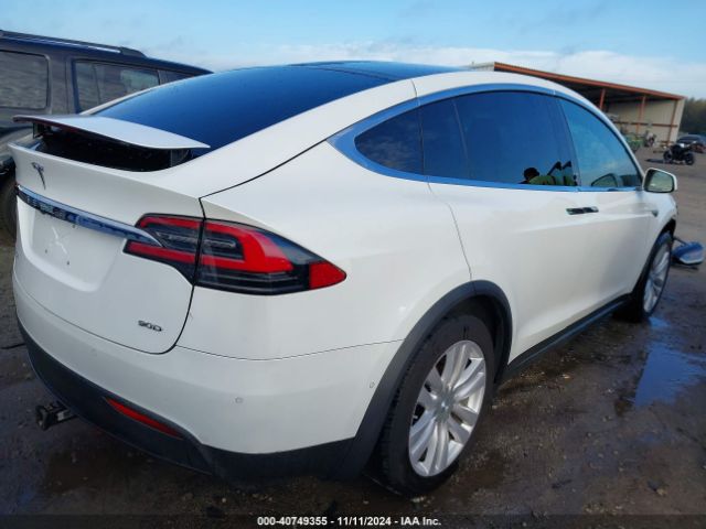 Photo 3 VIN: 5YJXCBE26GF007820 - TESLA MODEL X 