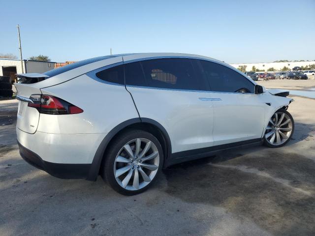 Photo 2 VIN: 5YJXCBE26HF053665 - TESLA MODEL X 