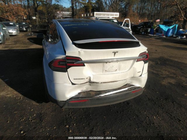 Photo 5 VIN: 5YJXCBE26HF060650 - TESLA MODEL X 