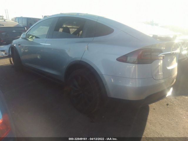 Photo 2 VIN: 5YJXCBE26HF078131 - TESLA MODEL X 