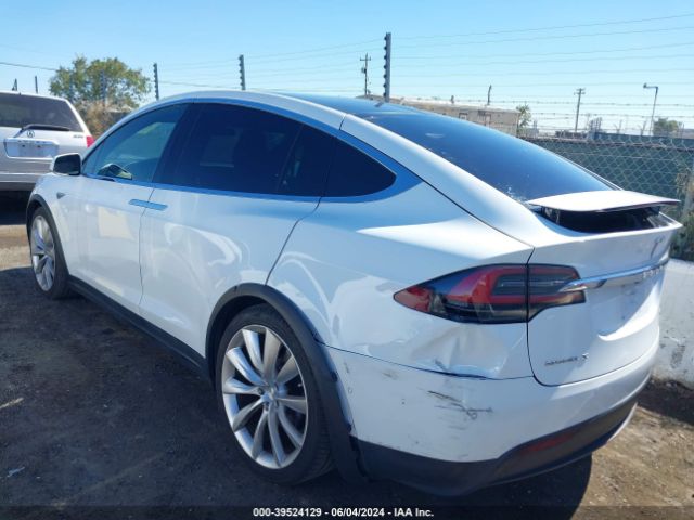 Photo 2 VIN: 5YJXCBE27GF009141 - TESLA MODEL X 