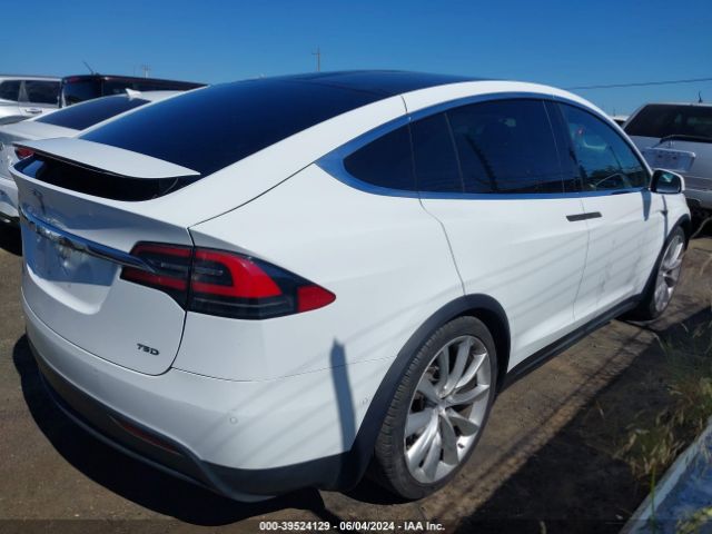 Photo 3 VIN: 5YJXCBE27GF009141 - TESLA MODEL X 