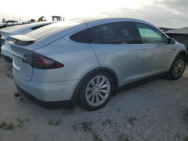 Photo 2 VIN: 5YJXCBE27GF011116 - TESLA MODEL X 