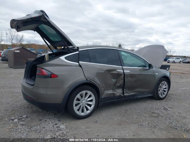 Photo 3 VIN: 5YJXCBE27GF011908 - TESLA MODEL X 